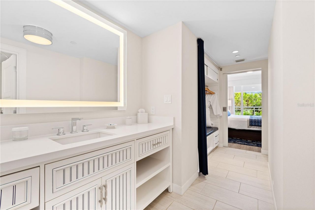 240 Sands Point Road, Unit 4102, Longboat Key, FL 34228 Photo