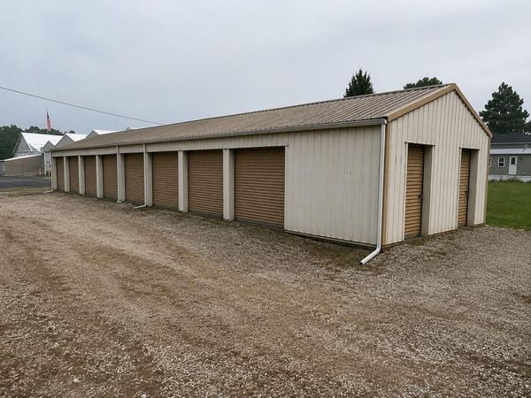 686 Buckeye Street, Coshocton, OH 43812