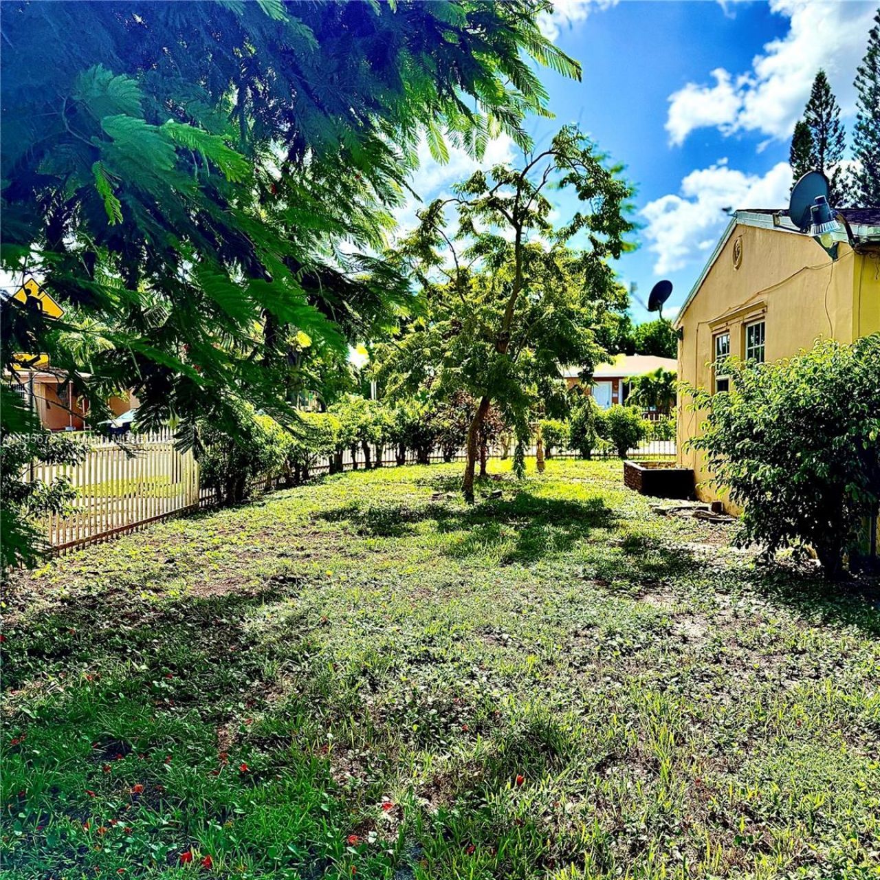 17001 NE 6th Ct, North Miami Beach, FL 33162 Photo