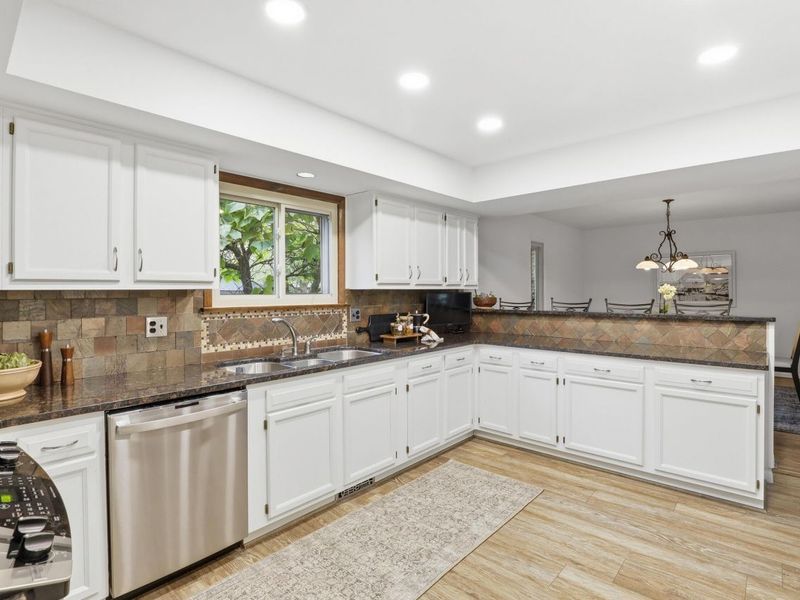 941 Clubview Boulevard S, Columbus, OH 43235 Photo 15