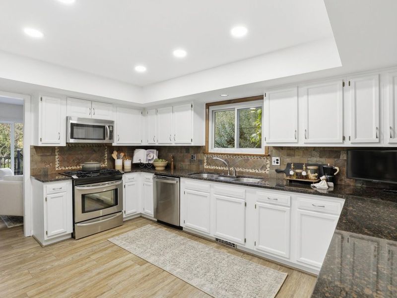 941 Clubview Boulevard S, Columbus, OH 43235 Photo 16