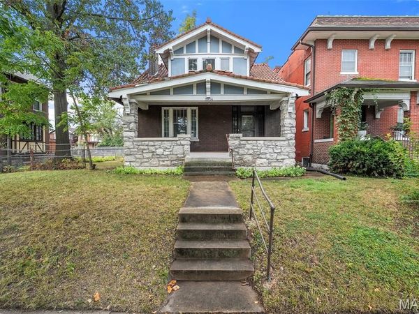 5904 Waterman, St Louis, MO 63112