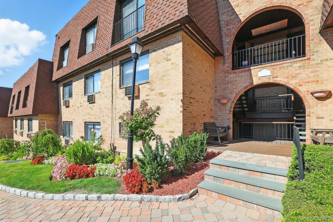 348 Central Park Avenue, Unit C15, Scarsdale, NY 10583 Main Photo