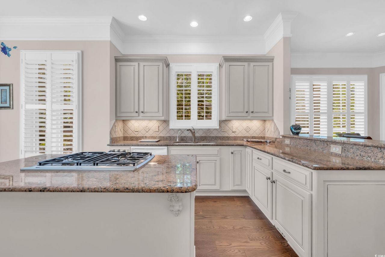 95 Harbor Club Dr. Photo 4