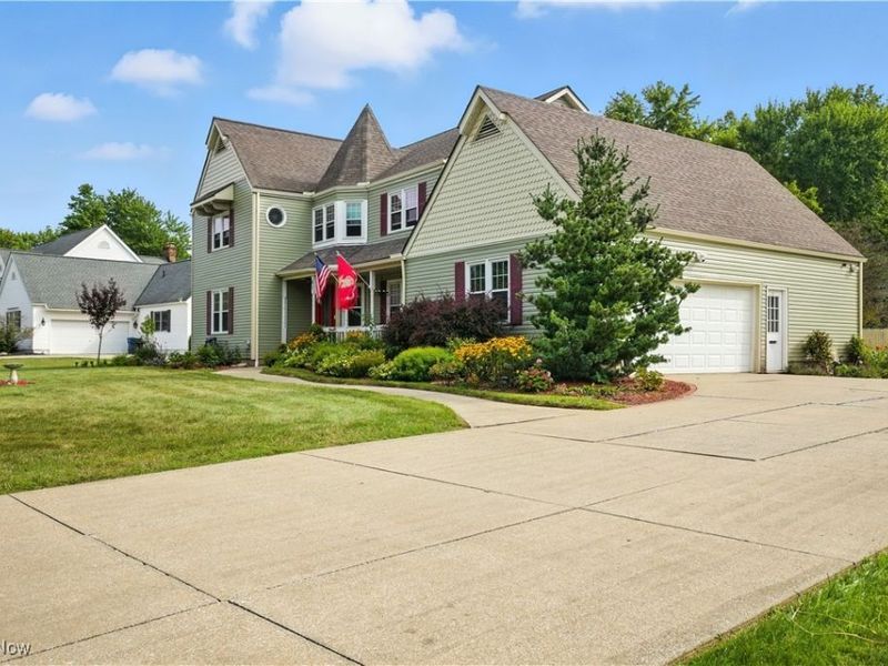 61 Lake Forest Drive, Hudson, OH 44236 Photo 1