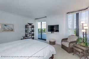 3120 S Ocean Boulevard, Unit 3-202, Palm Beach, FL 33480 Photo