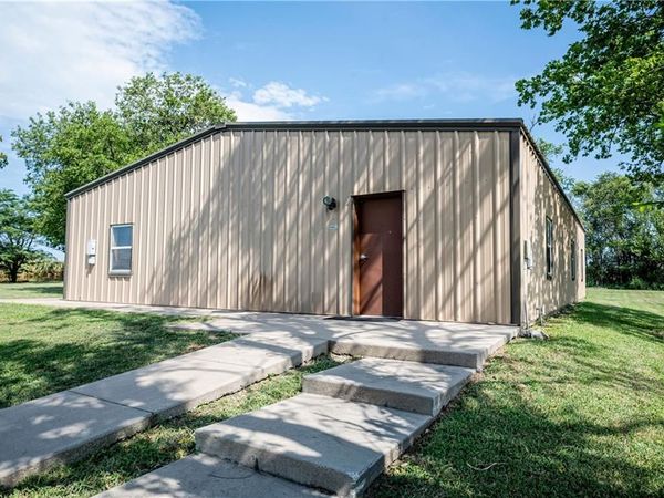 804 K-3 Highway, Uniontown, KS 66779