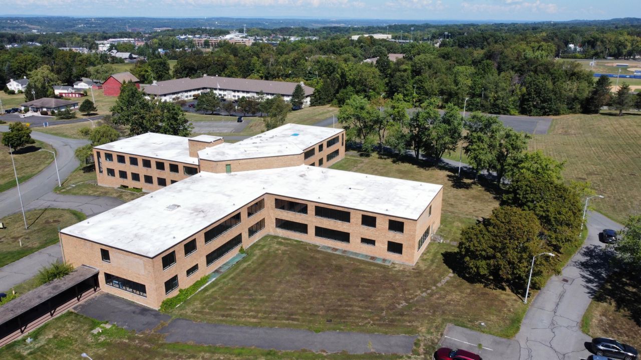 125 Bloomingrove Drive, Troy, NY 12180 Main Photo