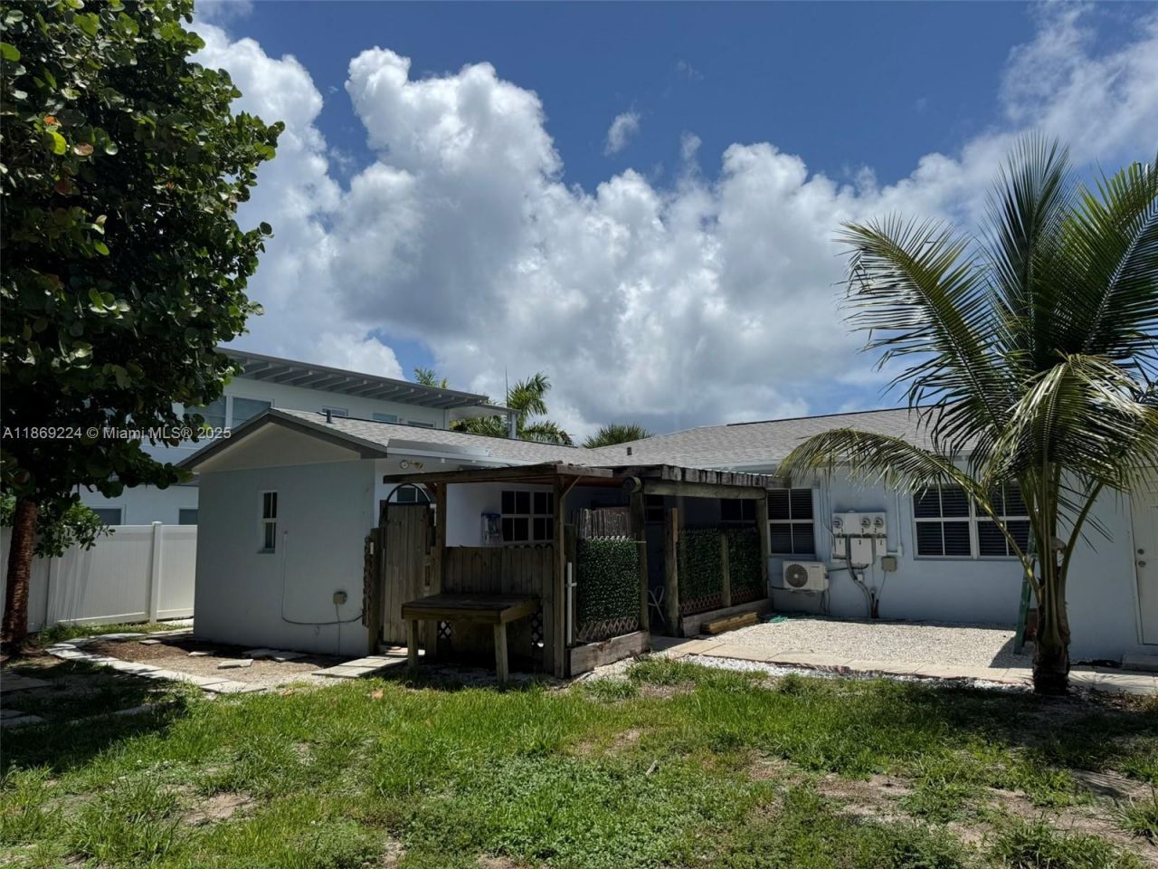 121 Linda Ln, Palm Beach Shores, FL 33404 Photo