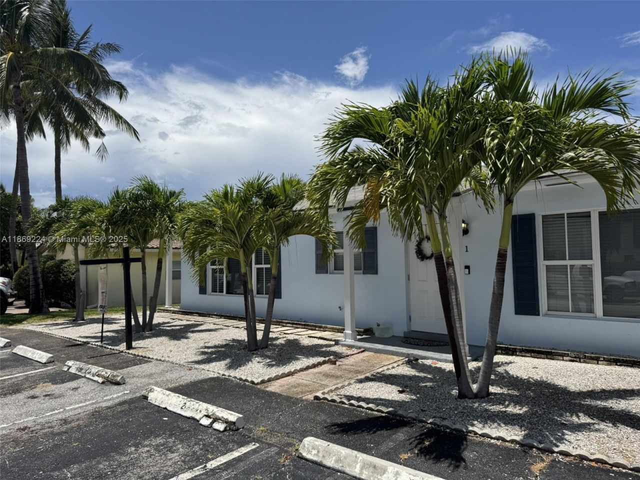 121 Linda Ln, Palm Beach Shores, FL 33404 Photo