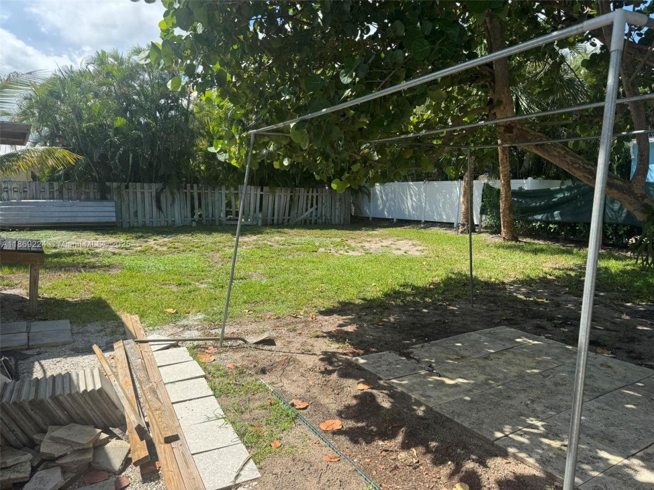 121 Linda Ln, Palm Beach Shores, FL 33404 Photo