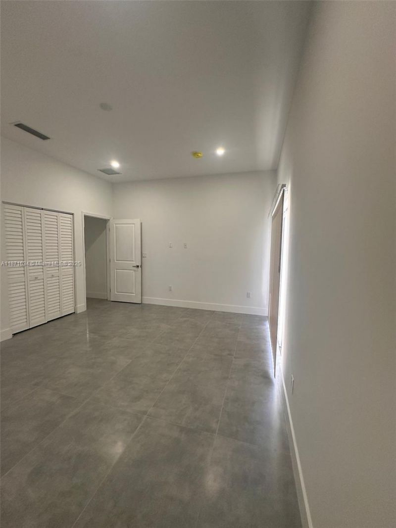 2423 NW 23rd Ln, Fort Lauderdale, FL 33311 Photo