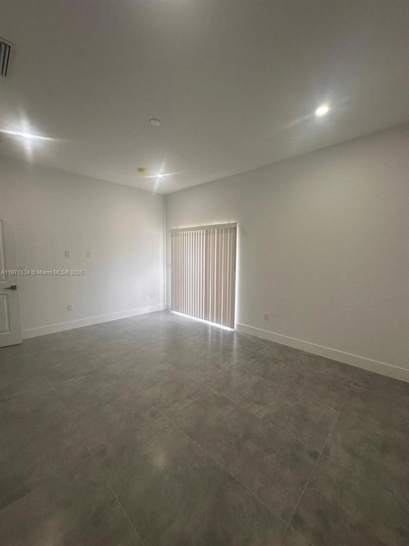 2423 NW 23rd Ln, Fort Lauderdale, FL 33311 Photo