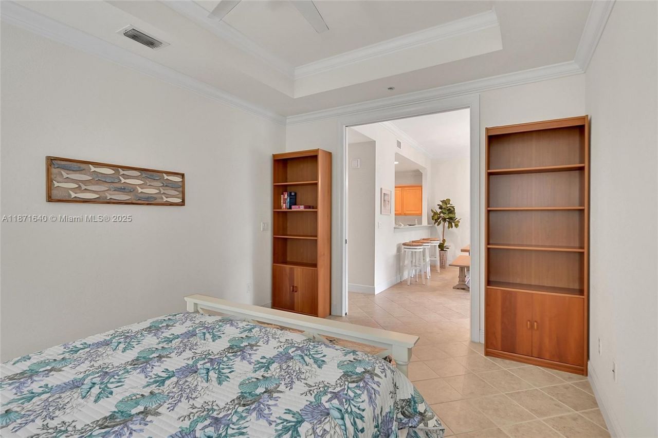 4700 Yacht Harbor Dr, Unit 612, Naples, FL 34112 Photo