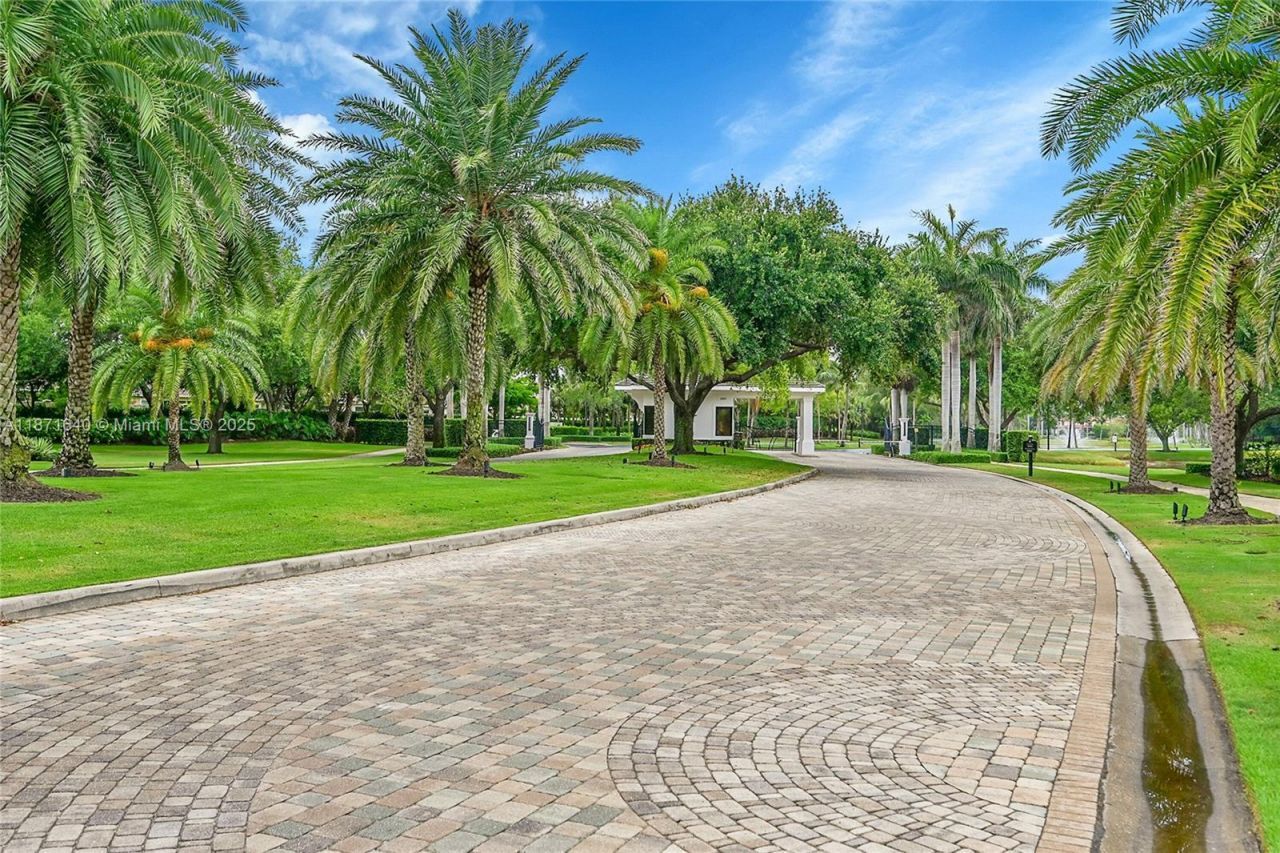 4700 Yacht Harbor Dr, Unit 612, Naples, FL 34112 Photo