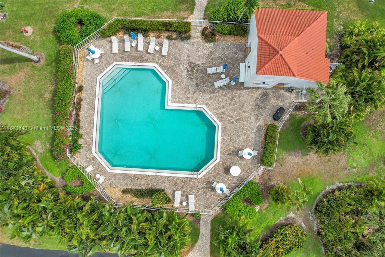 4700 Yacht Harbor Dr, Unit 612, Naples, FL 34112 Photo
