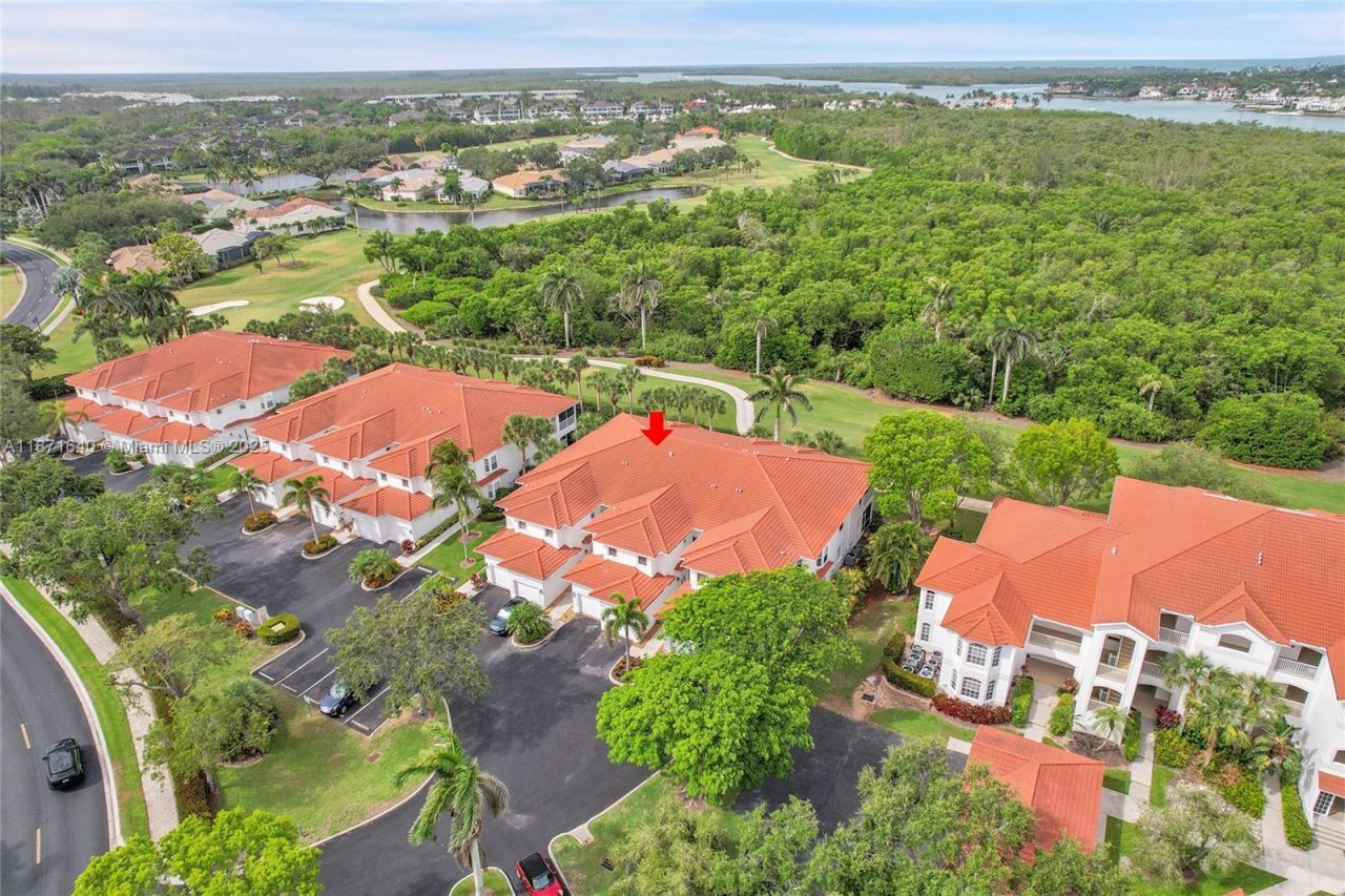 4700 Yacht Harbor Dr, Unit 612, Naples, FL 34112 Photo