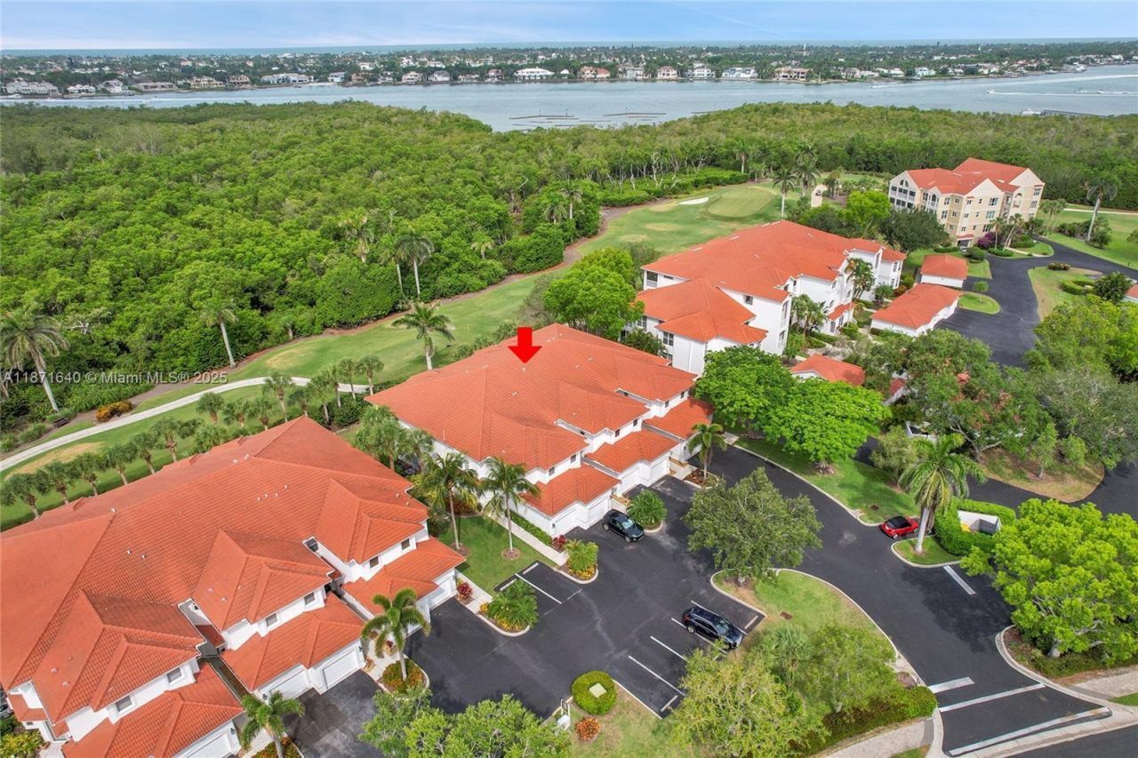 4700 Yacht Harbor Dr, Unit 612, Naples, FL 34112 Photo