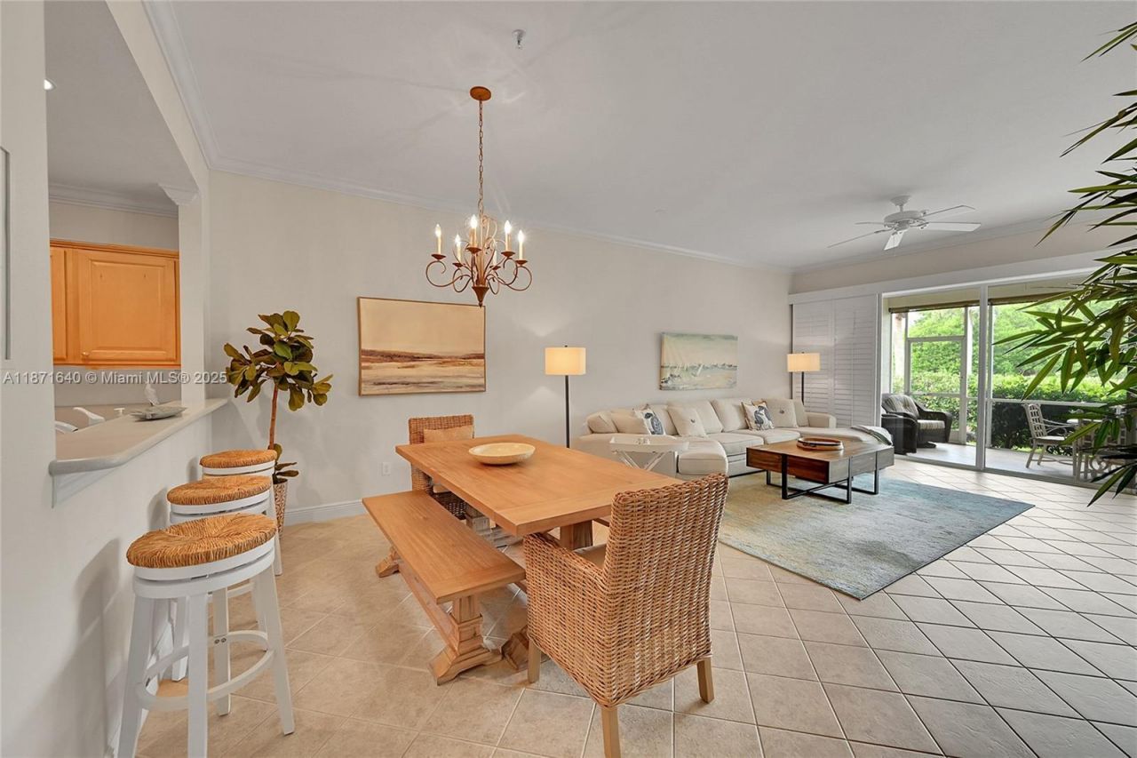 4700 Yacht Harbor Dr, Unit 612, Naples, FL 34112 Photo
