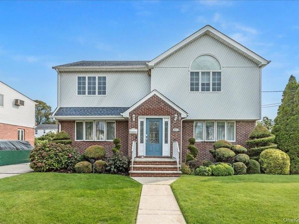 922 N 1st Street, New Hyde Park, NY 11040