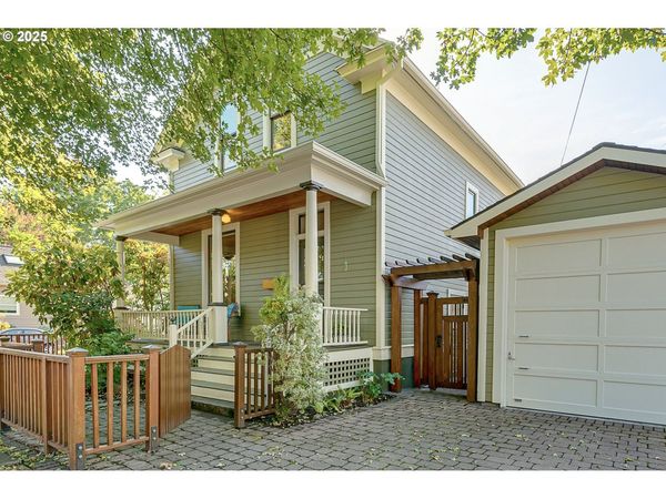 2933 SE 26TH AVE, Portland, OR 97202