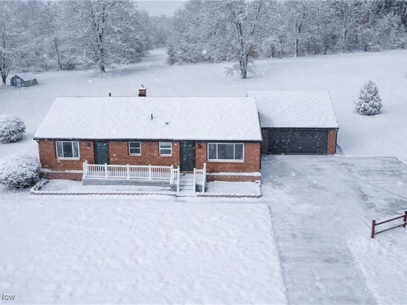 424 Secrist Lane, Liberty, OH 44420 Photo 2