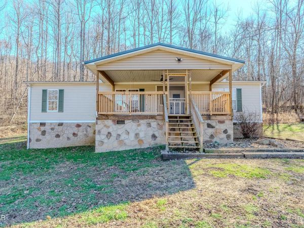 810 Layman Drive, Dandridge, TN 37725