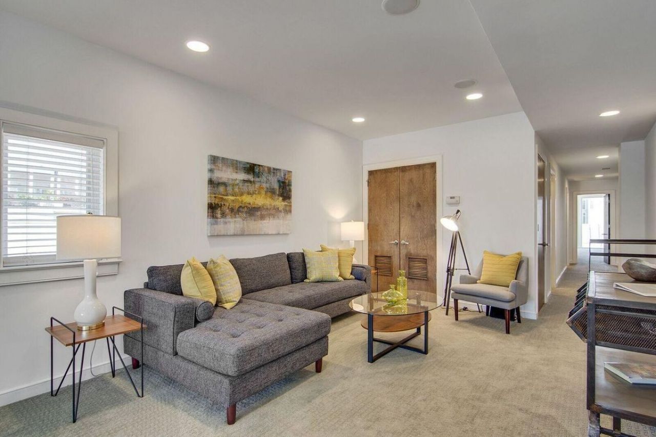 487 King Street Photo 12