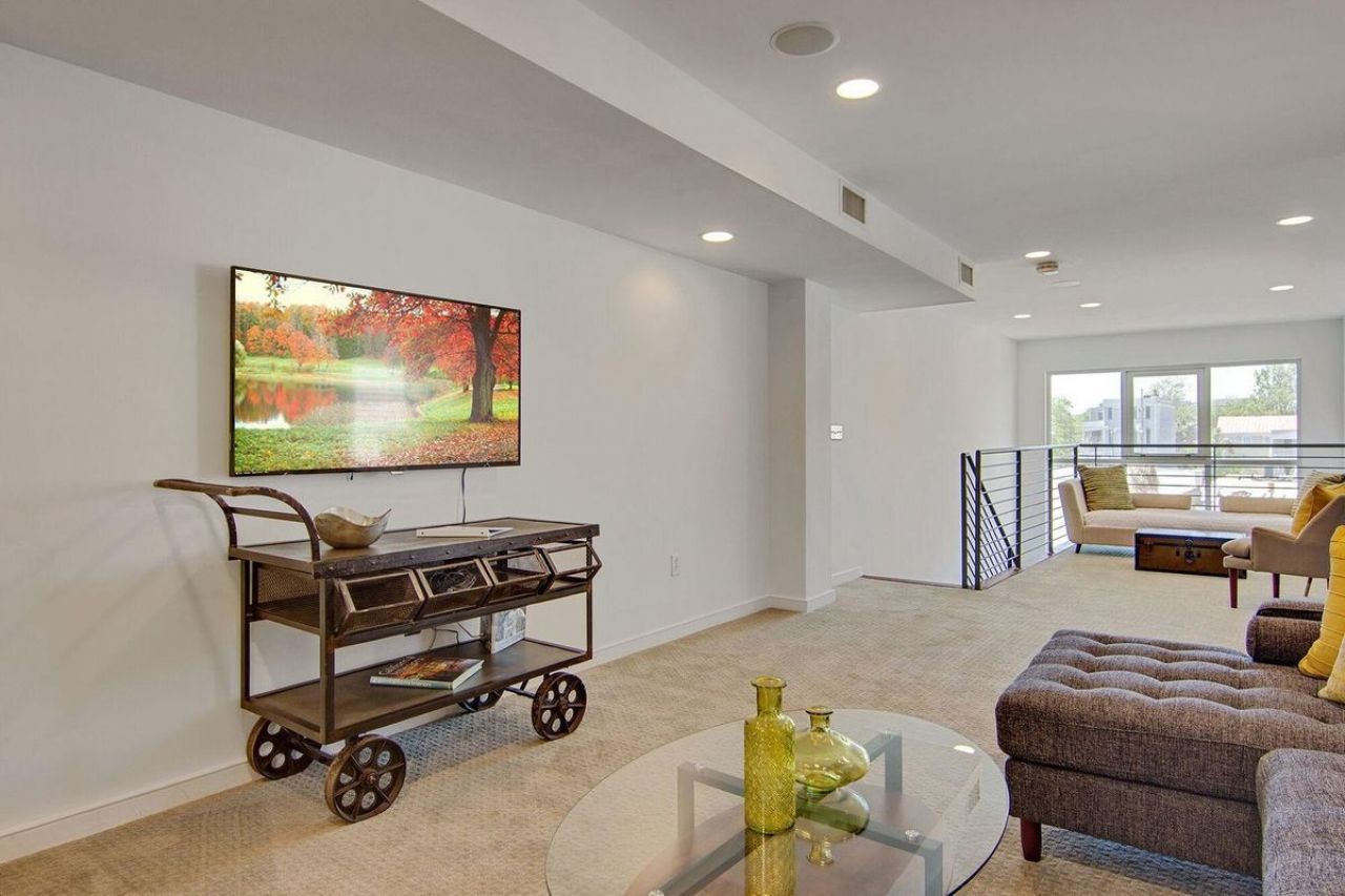 487 King Street Photo 14