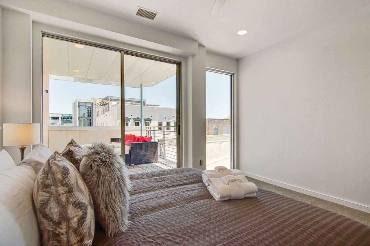 487 King Street Photo 17