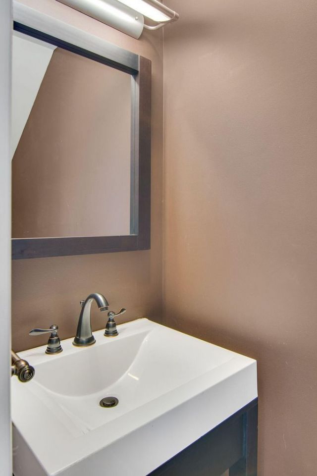 487 King Street Photo 20