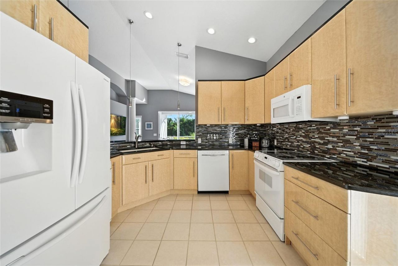 7131 Kensington Court, University Park, FL 34201 Photo