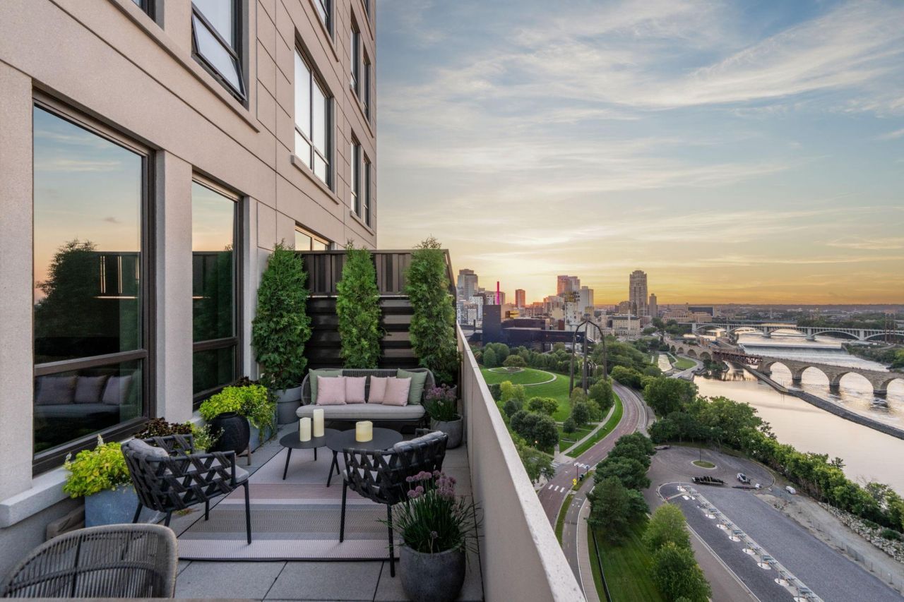 1111 W River Parkway, Unit 16C, Minneapolis, MN 55415 Main Photo