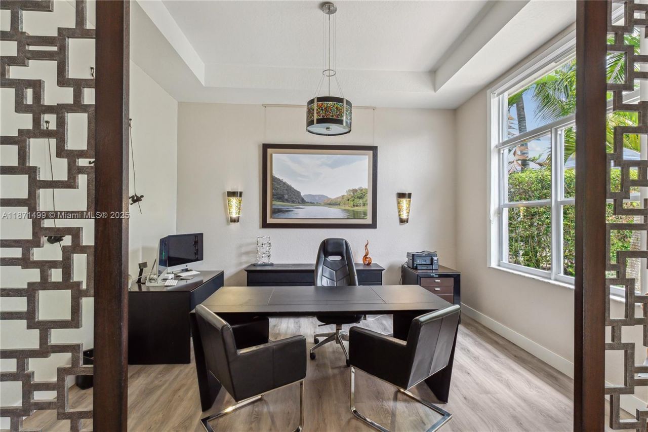 1371 Victoria Isle Dr, Weston, FL 33327 Photo