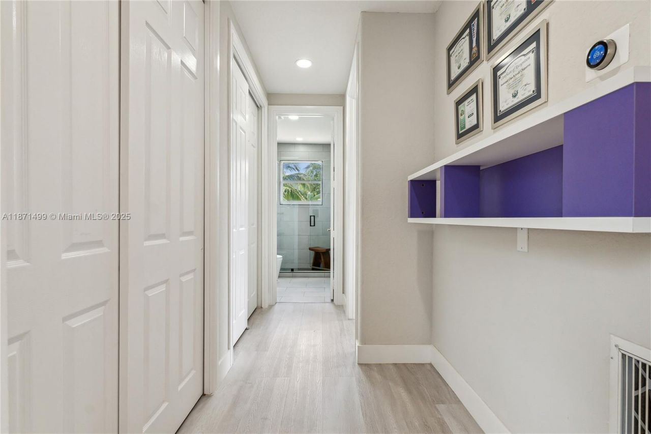 1371 Victoria Isle Dr, Weston, FL 33327 Photo