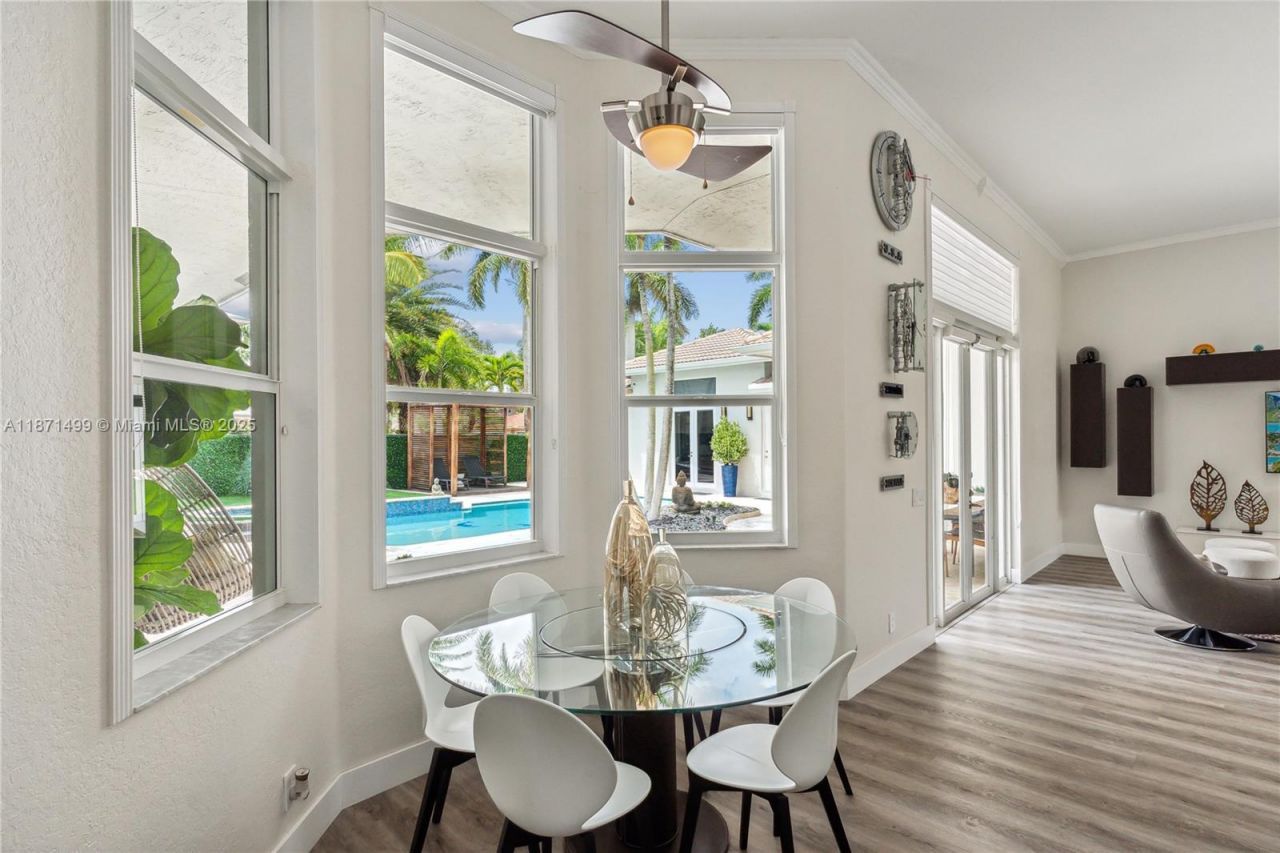 1371 Victoria Isle Dr, Weston, FL 33327 Photo