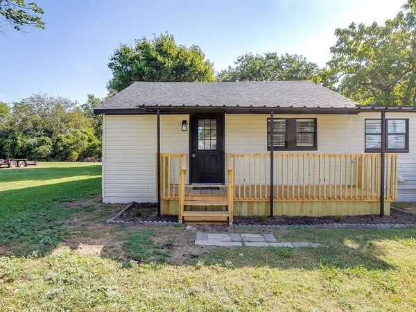 707 Harrel Avenue, Bynum, TX 76631