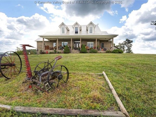 204 Jarvis Ridge, Griffithsville, WV 25521