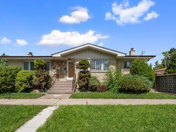 9740 Linn Avenue, Schiller Park, IL 60176