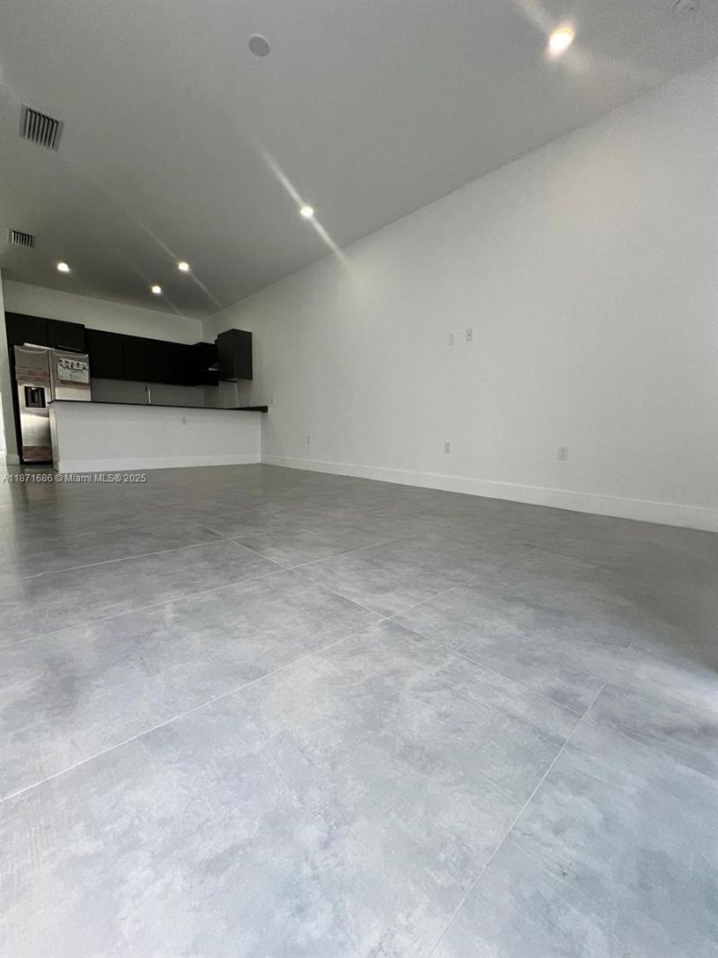 2421 NW 23rd Ln, Fort Lauderdale, FL 33311 Photo