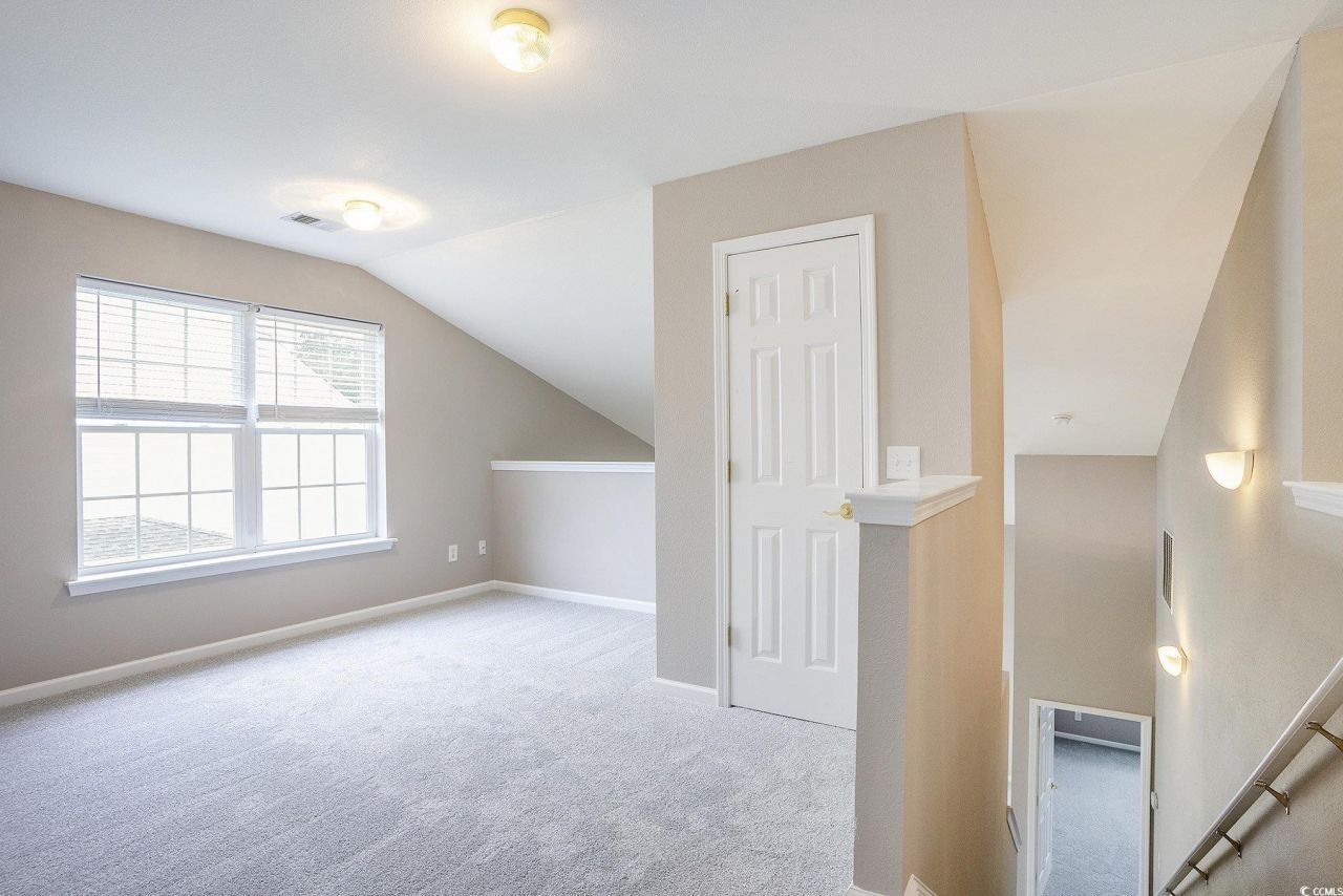 256 Connemara Dr. Photo 16