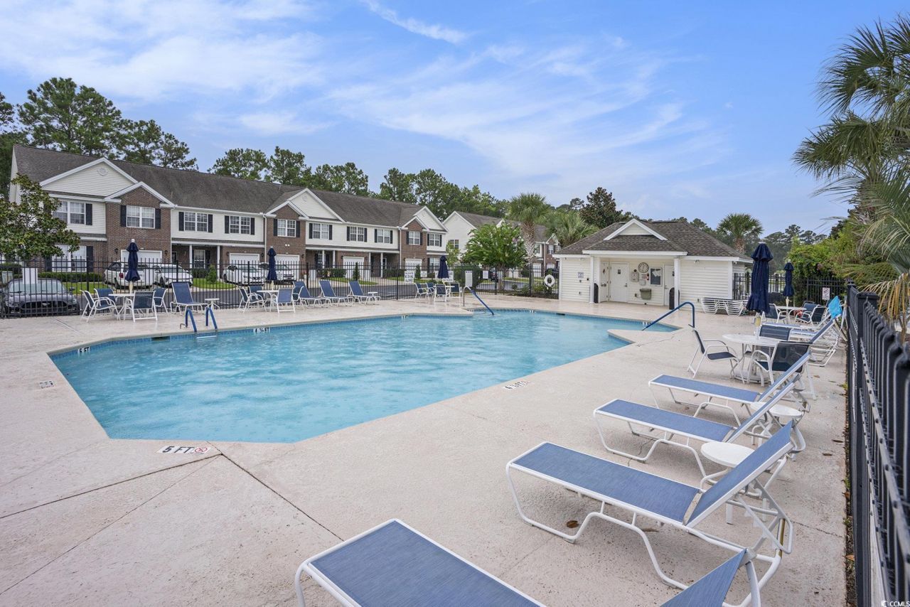 256 Connemara Dr. Photo 31