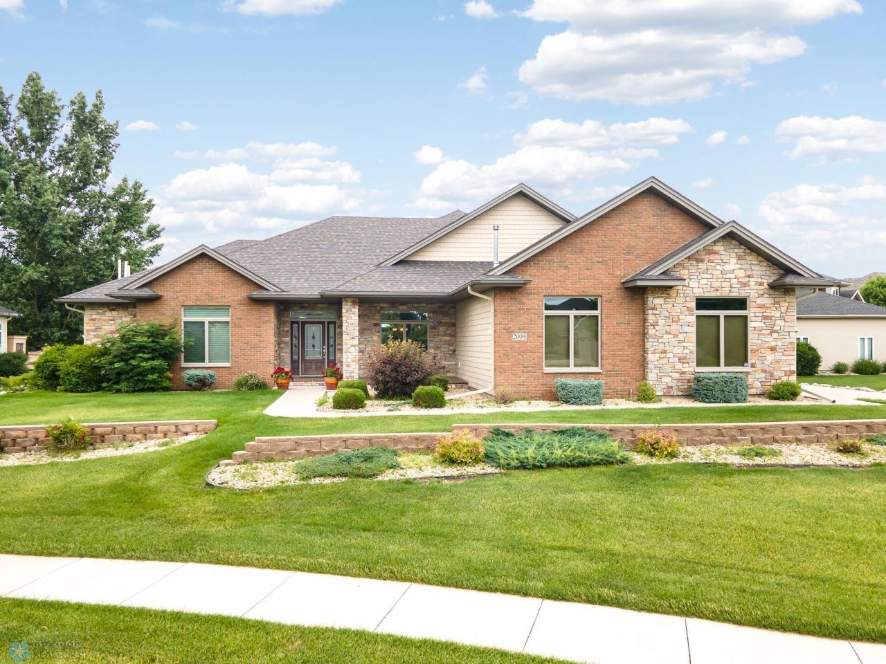 2009 Rose Creek Boulevard S, Fargo, ND 58104 Main Photo
