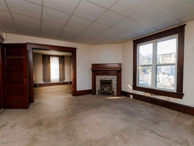 113 E 4th Street, Uhrichsville, OH 44683 Photo 4