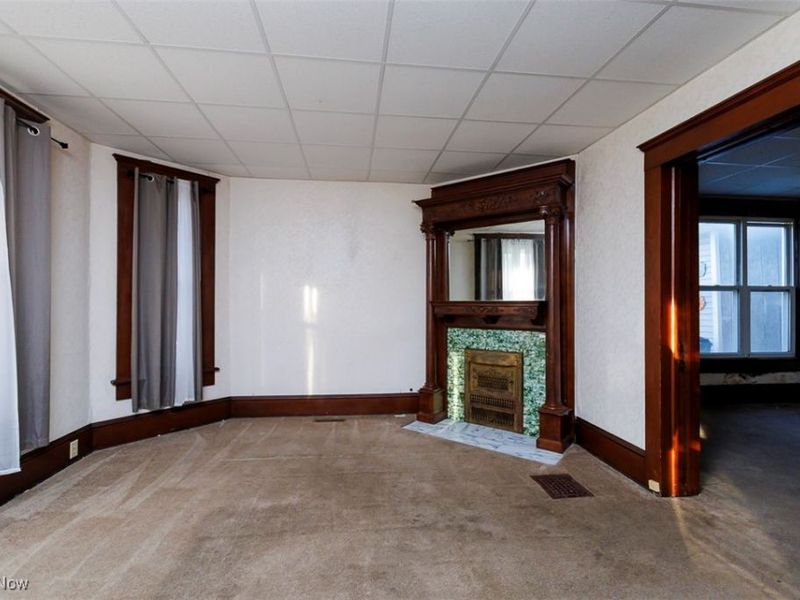 113 E 4th Street, Uhrichsville, OH 44683 Photo 5