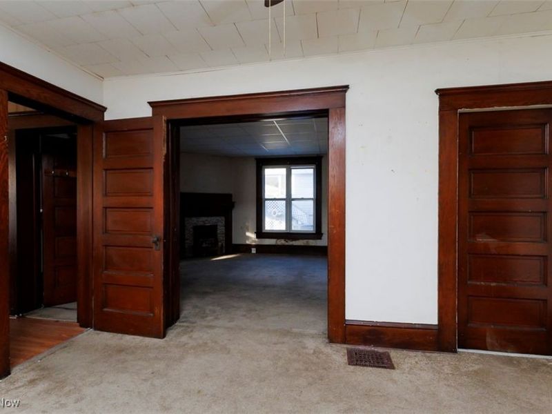 113 E 4th Street, Uhrichsville, OH 44683 Photo 6