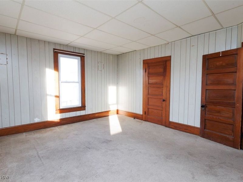 113 E 4th Street, Uhrichsville, OH 44683 Photo 9