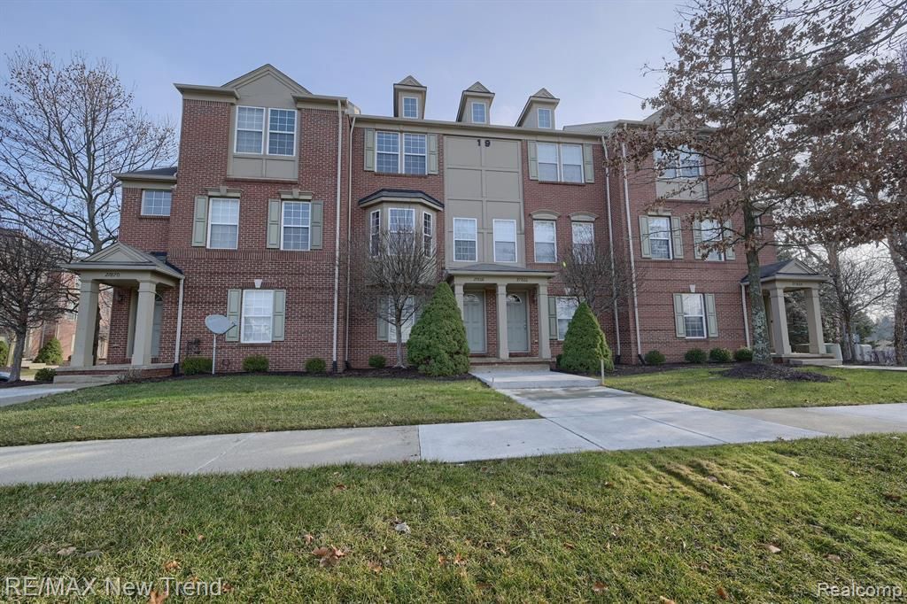 27868 Declaration Road, Novi, MI 48377 Main Photo