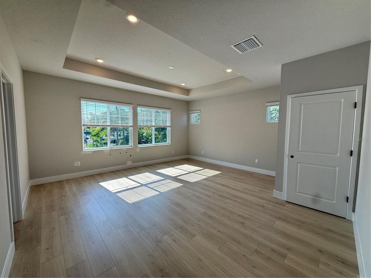 8056 33rd Avenue N, Saint Petersburg, FL 33710 Photo