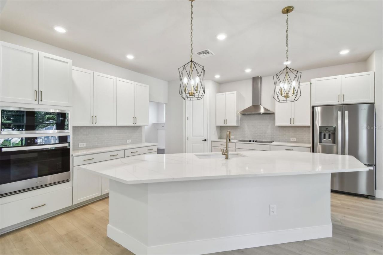 8056 33rd Avenue N, Saint Petersburg, FL 33710 Photo